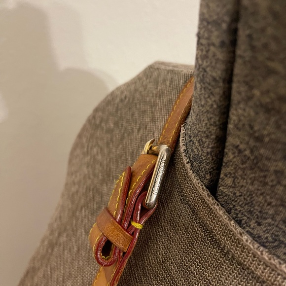 Louis Vuitton Monogram Galleria Pm - Picture 2 of 16